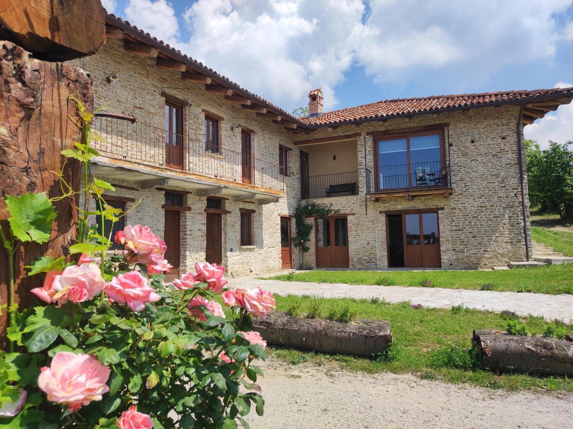 Casa Vecchia Bed&Breakfast Bossolasco Dış mekan fotoğraf